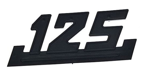 Emblemat WSK pokrywy 125 plastik czarny.jpg
