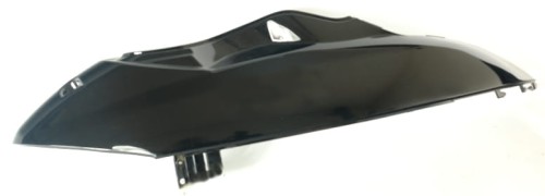 plastik pod siedzeniem prawy czarny połysk.JPG